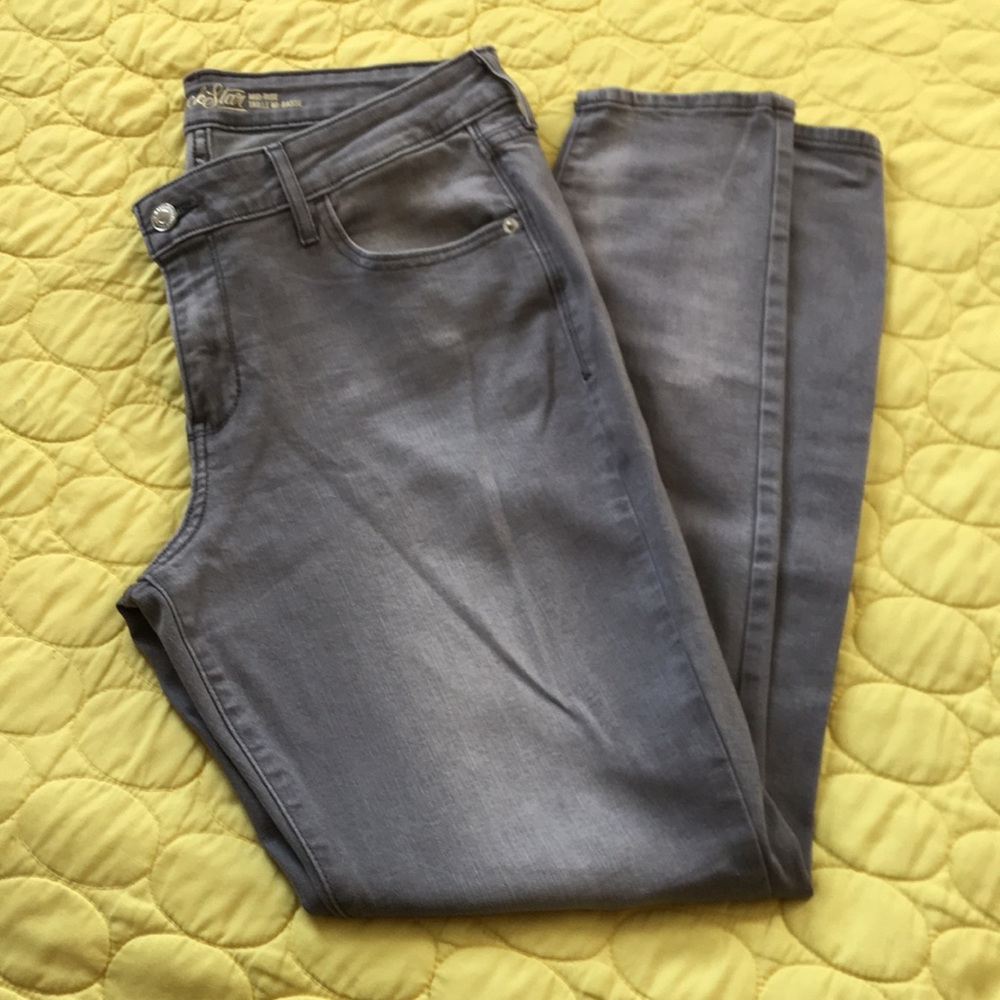 Grey Oldnavy Mid-Rise Rockstar Jeans size 14